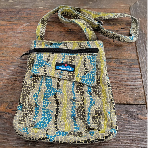 Kavu Handbags - Kavu Giraffe Print Cross Body Mini Purse